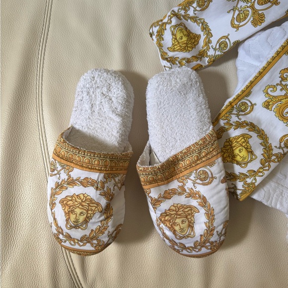 Versace White Textured Robe - Picture 5 of 5